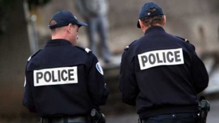 Bărbat înarmat, ucis în fața unui comisariat de poliție din Paris