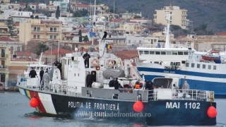 46 de sirieni salvați de polițiștii de frontieră români în apele Mării Egee