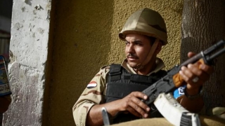 Polițiști ucişi într-un atentat, la Cairo