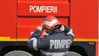 Pompierii intervin la un incendiu în comuna Topalu