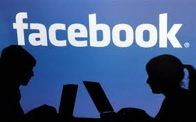 Procurorii investighează Facebook în legătură cu postări care incitau la ură