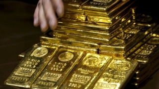Prețul aurului a crescut pentru prima oară în trei zile
