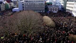 Islandezii continuă protestele și după desemnarea unui premier interimar