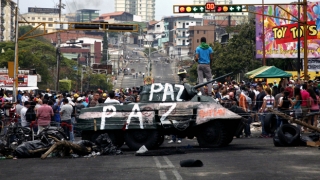 Proteste antiguvernamentale în Venezuela. Un adolescent de 13 ani, împușcat mortal