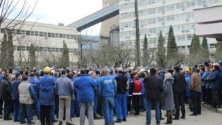 Protest spontan la Termocentrala Mintia. Angajații cer să vină premierul Dăncilă!