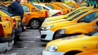 Un nou protest al taximetriştilor va bloca traficul! Peste 5000 de maşini, în faţa Guvernului