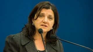 Ministrul Justiţiei, Raluca Prună, în fața Parlamentului