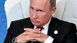 Putin acordă cetăţenia rusă străinilor care se înrolează în armata rusă