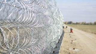 Croaţia a început construirea unui gard la frontiera cu Serbia