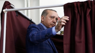Erdogan le recomandă observatorilor europeni „să stea la locul lor“