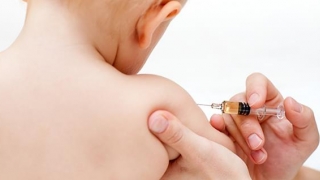 Decizie dură în Ungaria: părinţilor care refuză vaccinarea le sunt luați copiii!
