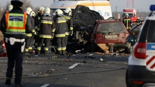 Trei români au murit şi alţii sunt răniţi, într-un accident rutier în Ungaria
