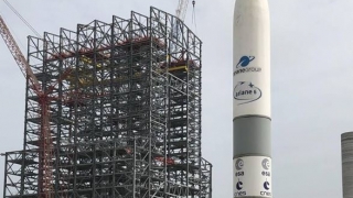 Drapelul României apare pe macheta noului lansator european, Ariane 6