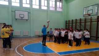 Jocul de rugby, prezentat la Școala Gimnazială Nr. 29 „Mihai Viteazul” din Constanța