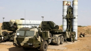 Rusia anunţă activarea sistemelor de rachete S-400 în districtul militar vestic