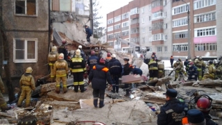 Explozie puternică într-un bloc din Rusia. Cel puțin 3 morți și 15 răniți