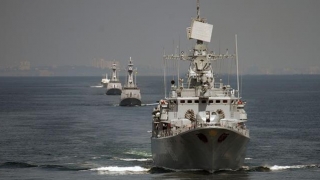Rusia face manevre militare în Marea Azov, la foarte mică distanţă de coasta ucraineană