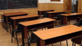 Ministerul Educaţiei: 2.882 de clase aveau vineri prezenţa fizică suspendată
