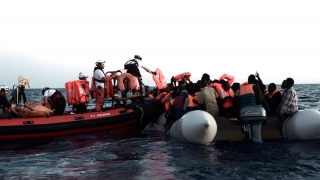 Salvarea migranţilor vine de la spanioli! Prima ambarcaţiune a ajuns la Valencia