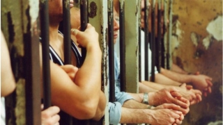 Deţinuţilor care execută 30 de zile de detenţie în condiţii necorespunzătoare li se mai scad 3