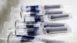 Contracte încheiate pentru cinci vaccinuri din schema de imunizare