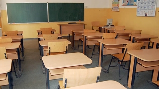 Cursuri suspendate, marți, în trei unități școlare din Dâmbovița