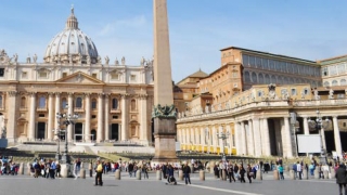 Piața Sfântul Petru din Vatican, evacuată în urma descoperirii unui pachet suspect