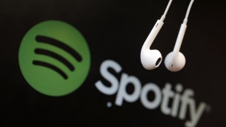 Spotify trage tare pentru licențierea muzicii