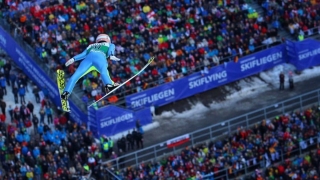 Stefan Kraft, invincibil în etapele de zbor pe schiuri de la Oberstdorf
