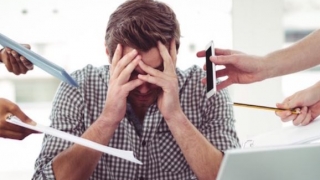 Stresul de la birou, una dintre principalele surse de boli. Cum să îl combaţi