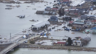 1.300 de persoane evacuate și zeci de zboruri anulate după taifunul Chanthu