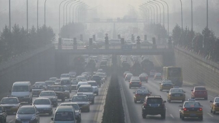 O nouă taxă pentru mașinile poluante va fi introdusă la Londra