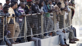 Traficanții de migranți, luaţi la ţinţă de autorităţile italiene