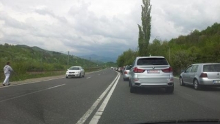 Traficul este îngreunat pe DN1, în zona Posada, din cauza aluviunilor