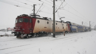 Două sute de călători disperați în trenul Arad - Constanța