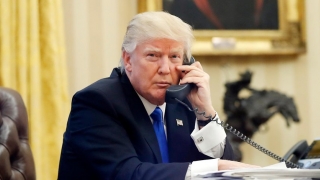 Donald Trump l-a sunat pe Emmanuel Macron pentru a-i transmite felicitări