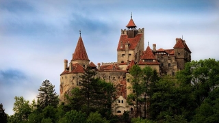 Atracțiile turistice din România se urcă pe net