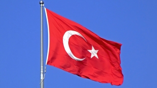 Mii de funcționari turci, concediați pentru legături suspecte cu organizații teroriste