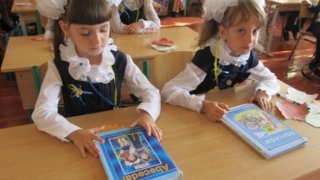 Ucraina, comparată cu Statul Islamic, din cauza închiderii școlilor românești