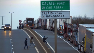 Franța nu va mai reține migranții la Calais în cazul ieșirii Marii Britanii din UE