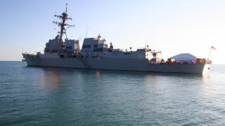 Nave militare iranienie au trecut în viteză pe lângă un distrugător american