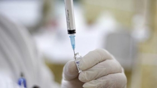 Vaccinarea contra HPV, sigură şi indispensabilă