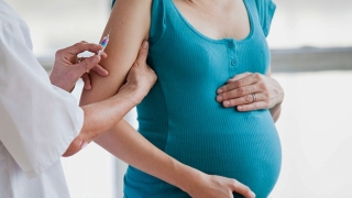 Vaccinarea gravidelor contra tusei convulsive ar putea preveni 9 din 10 cazuri la sugari