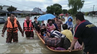 Șapte decese și circa 10.000 de persoane evacuate, în urma viiturilor din Malaezia