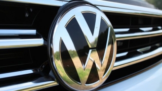 Volkswagen îşi suspendă producţia în Rusia