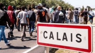 Construcţia zidului anti-imigranţi, demarată în Calais