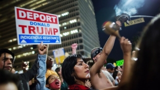 Zeci de mii de persoane au participat sâmbătă la protestele anti-Trump