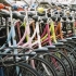 Primăria Peştera n-are bani, dar cumpără sute de biciclete