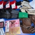Peste 200 de articole vestimentare contrafăcute descoperite de jandarmi în Mamaia