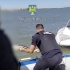 Bărbat surprins în timp ce pescuia sturioni pe Marea Neagră dintr-o ambarcațiune